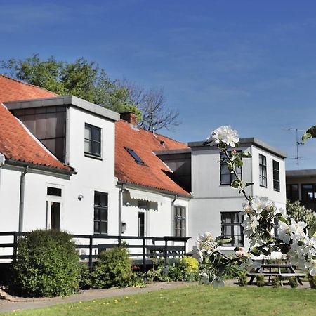Provstegarden Bed & Breakfast Hovedgard Екстер'єр фото