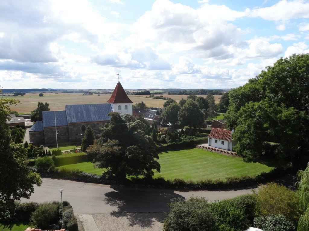 Provstegarden Bed & Breakfast Hovedgard Екстер'єр фото